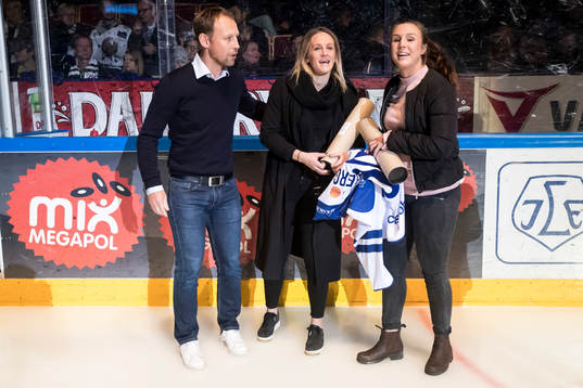 Leksands Elin Lundberg och Sofia  Engström hyllas för 300