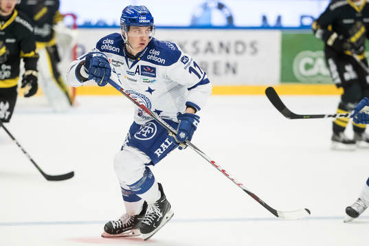 Leksands Martin Karlsson  i ishockeymatchen i