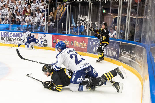 s Filip Windlert  i ishockeymatchen i Hockeyallsvenskan