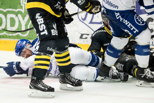 Leksands Mattias Ritola  i ishockeymatchen i