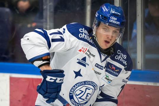 Leksands Martin Karlsson  i ishockeymatchen i
