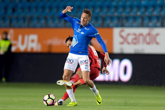 Mattias Kent Moström of Molde and Deyver Vega of Brann