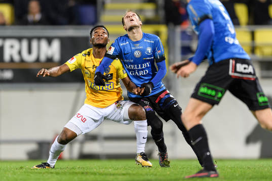 Falkenbergs Enock Kwakwa och Trelleborgs Zoran Jovanovic
