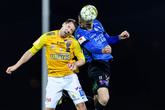 Falkenbergs Stefan Rodevåg och Trelleborgs Dino Islamovic