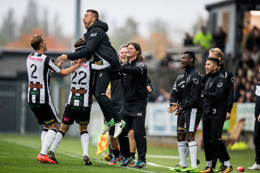 Landskronas spelare jublar