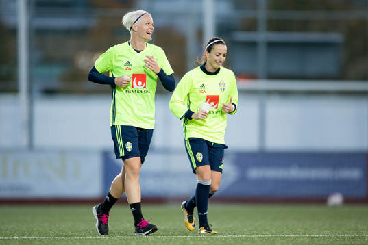 Nilla Fischer och Kosovare Asllani