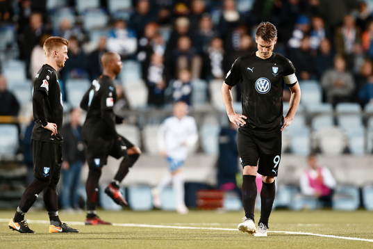 Malmös FFs Markus Rosenberg strax innan avspark till andra