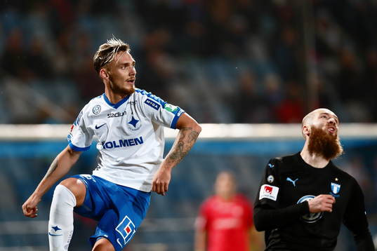 Norrköpings Linus Wahlqvist och Malmö FFs Jo Inge Berget