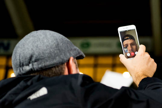 En supporter ringer fd malmöspelaren Pontus Jansson via
