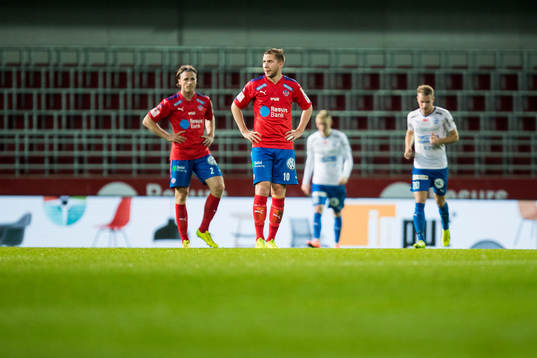 Helsingborgs Carl Johansson och Darijan Bojanic deppar