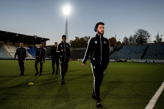 Malmö FFs Erdal Rakip och Dennis Hadzikadunic är ute och