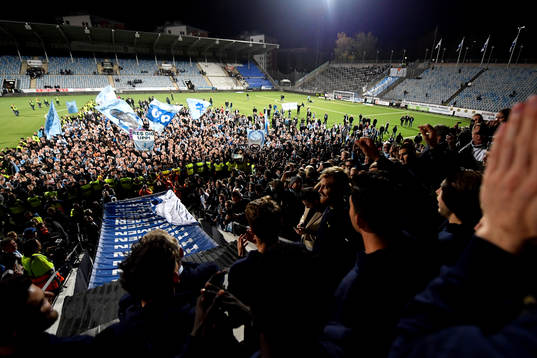 Malmö FFs spelare och supportrar jublar
