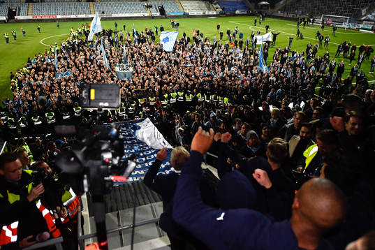 Malmö FFs spelare och supportrar jublar