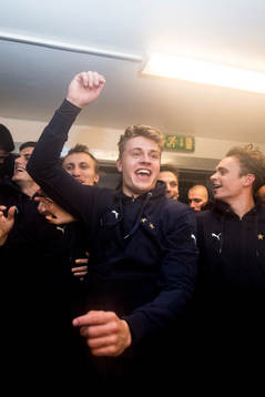 Malmö FFs Mattias Svanberg jublar i omklädningsrummet