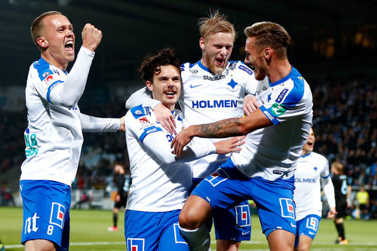 Norrköpings David Moberg Karlsson jublar med sina