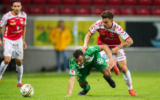 Kalmars Herman Hallberg och Hammarbys Serge-Junior