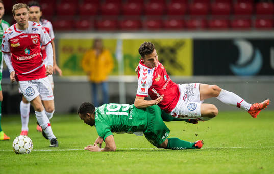 Kalmars Herman Hallberg och Hammarbys Serge-Junior