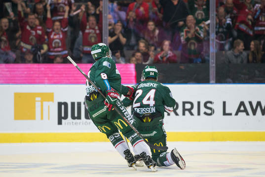 Frölundas Lias Andersson jublar