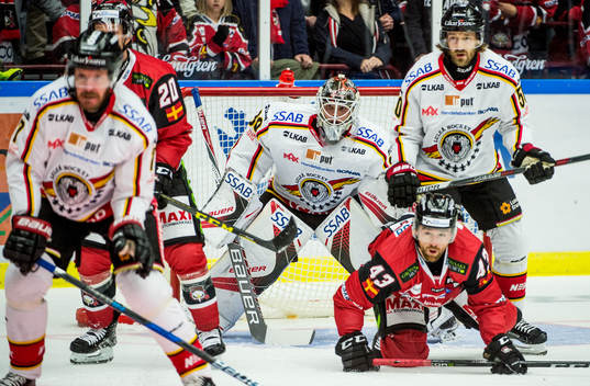 Luleås målvakt Filip Gustavsson, Andreas Falk och Daniel