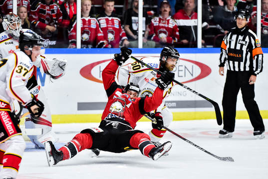 Luleås Daniel Sondell och Malmö Redhawks Robin Alvarez