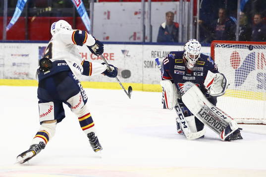 Djurgårdens René Bourque missar sin straff på