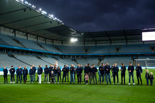 Malmö FFs spelare jublar med publiken
