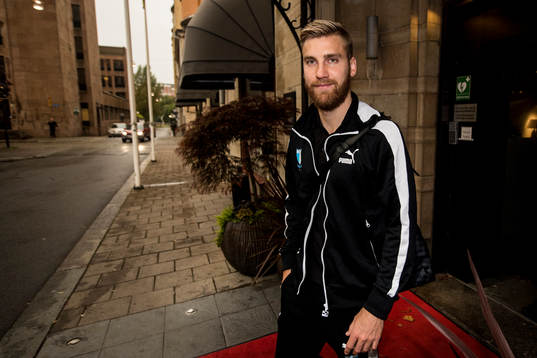 Rasmus Bengtsson när Malmö FF lämnar Norrköping