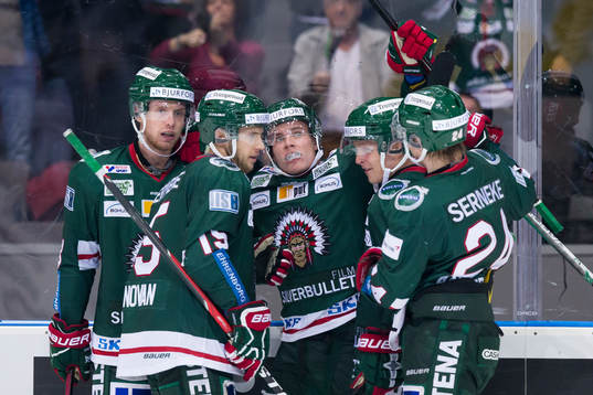 Frölundas Victor Olofsson jublar ihop med John Nyberg,