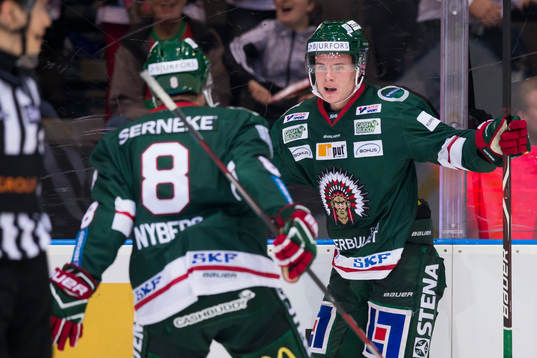 Frölundas Victor Olofsson jublar ihop med John Nyberg