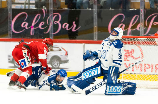 Timrås Filip Hållander gör 3-2