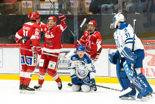 Timrås Filip Hållander jublar