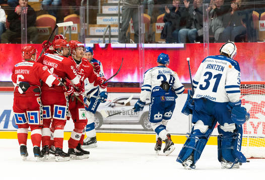 Timrås Filip Hållander jublar