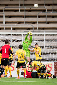 Kamp i Elfsborgs straffområde då målvakt David Olsson