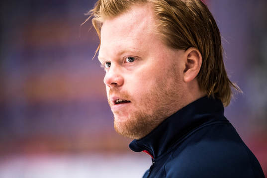 Djurgårdens Anton Paulusson i båset