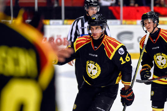 Brynäs Daniel Paille jublar