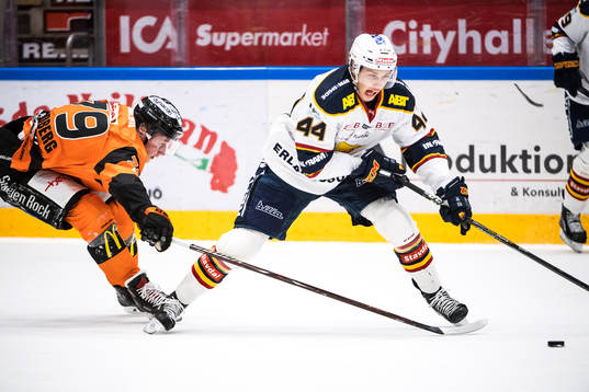 Karlskronas Emil Lundberg och Djurgårdens Lukas Vejdemo