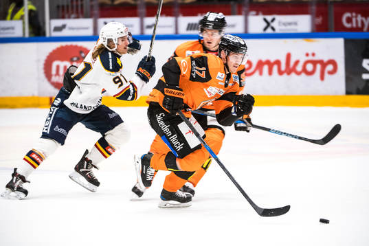Djurgårdens Axel Jonsson Fjällby  och Karlskronas Joel