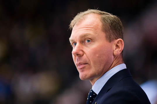 s tränare Johan Lindbom