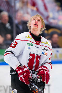 Örebros Christopher Mastomäki blöder från näsan