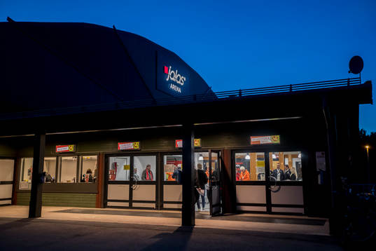 Jalas Arena exteriör innan ishockeymatchen i SHL mellan