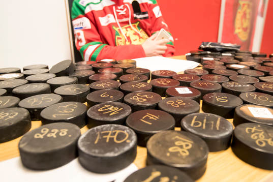 Försäljning av puckar till puckkastning innan