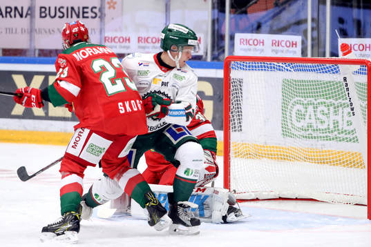 Moras Tomas Skogs och målvakt Christian Engstrand och