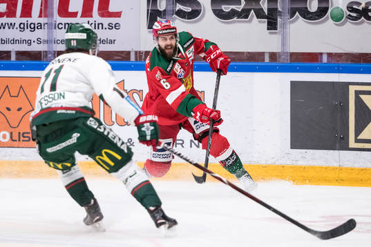 Moras Steven Seigo  i ishockeymatchen i SHL mellan Mora och