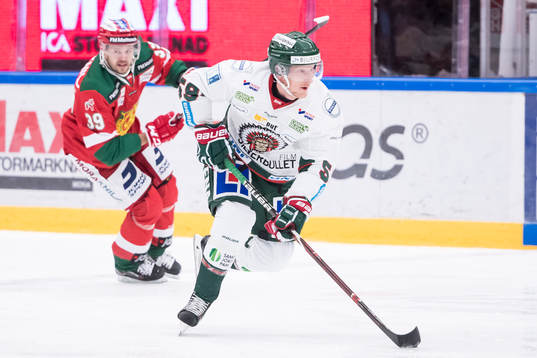 Frölundas Simon Hjalmarsson  i ishockeymatchen i SHL