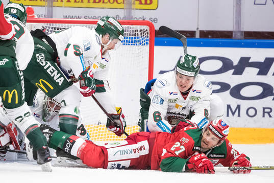 Moras Matt Bailey och Frölundas Kristoffer Gunnarsson och