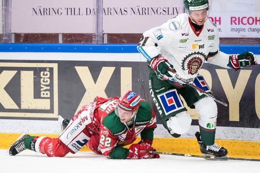 Moras Matias Lassen och Frölundas Christoffer Ehn  i