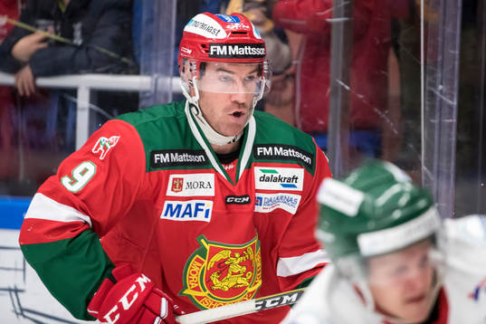 Moras Andrew Rowe  i ishockeymatchen i SHL mellan Mora och