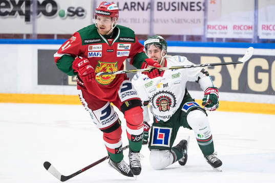 Moras Alexander Hilmerson  i ishockeymatchen i SHL mellan