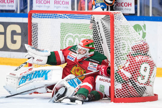 Moras målvakt Christian Engstrand och Sebastian Hartmann