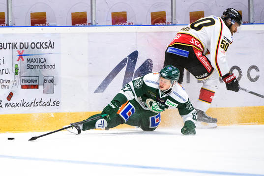 Färjestads Christoffer Törngren och Luleås Daniel Sondell